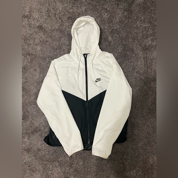 Nike Jackets & Blazers - Women’s Nike Windbreaker